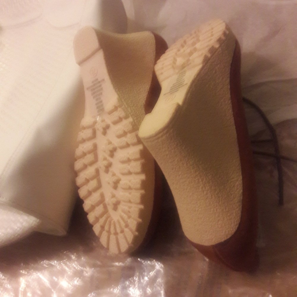 Cushion Walk genuine suede lace up wedge - Picture 5 of 8